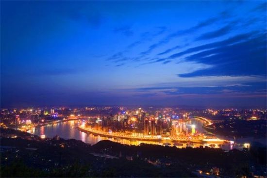 山城魅力，重庆——独特风情与挑战交织之城