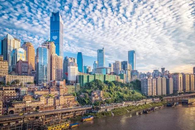 山城魅力,重庆——独特风情与挑战交织之城